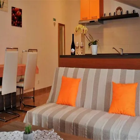 Belicka - Two Bedroom With Shared Terrace - A2 Apartment Poreč